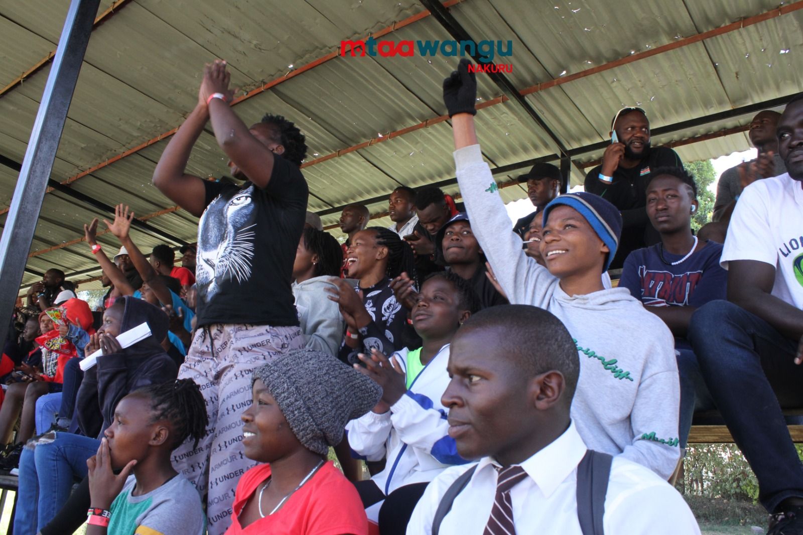 Thrilled fans, heavy downpour marks day one of Prinsloo Sevens