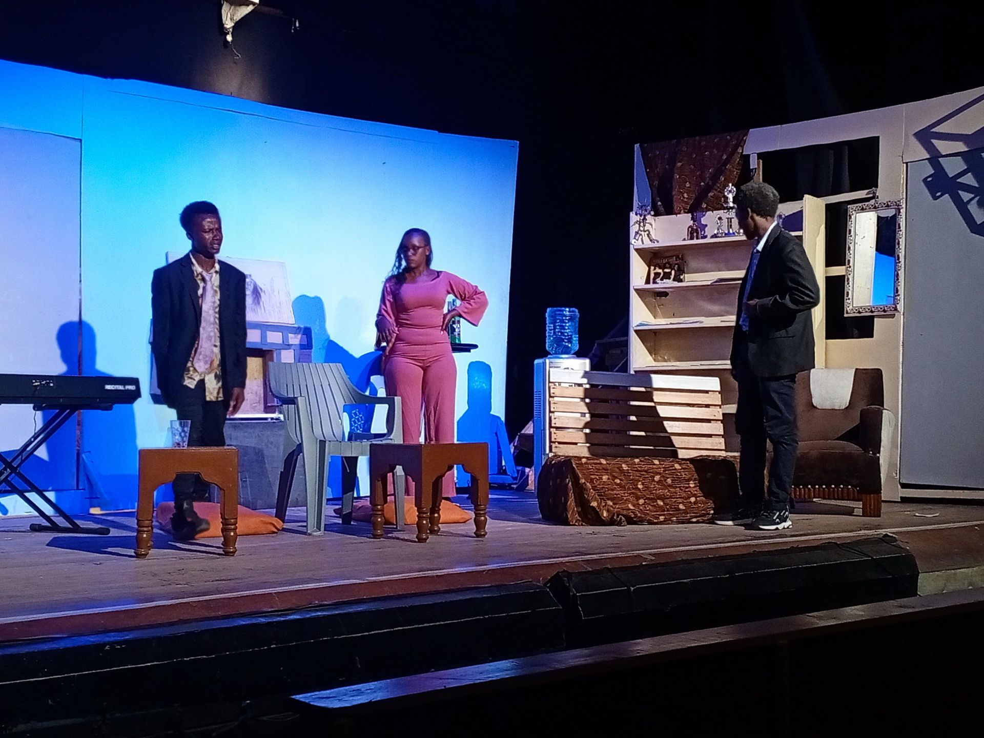 Play on struggles of single mothers lights up Nakuru players' theatre