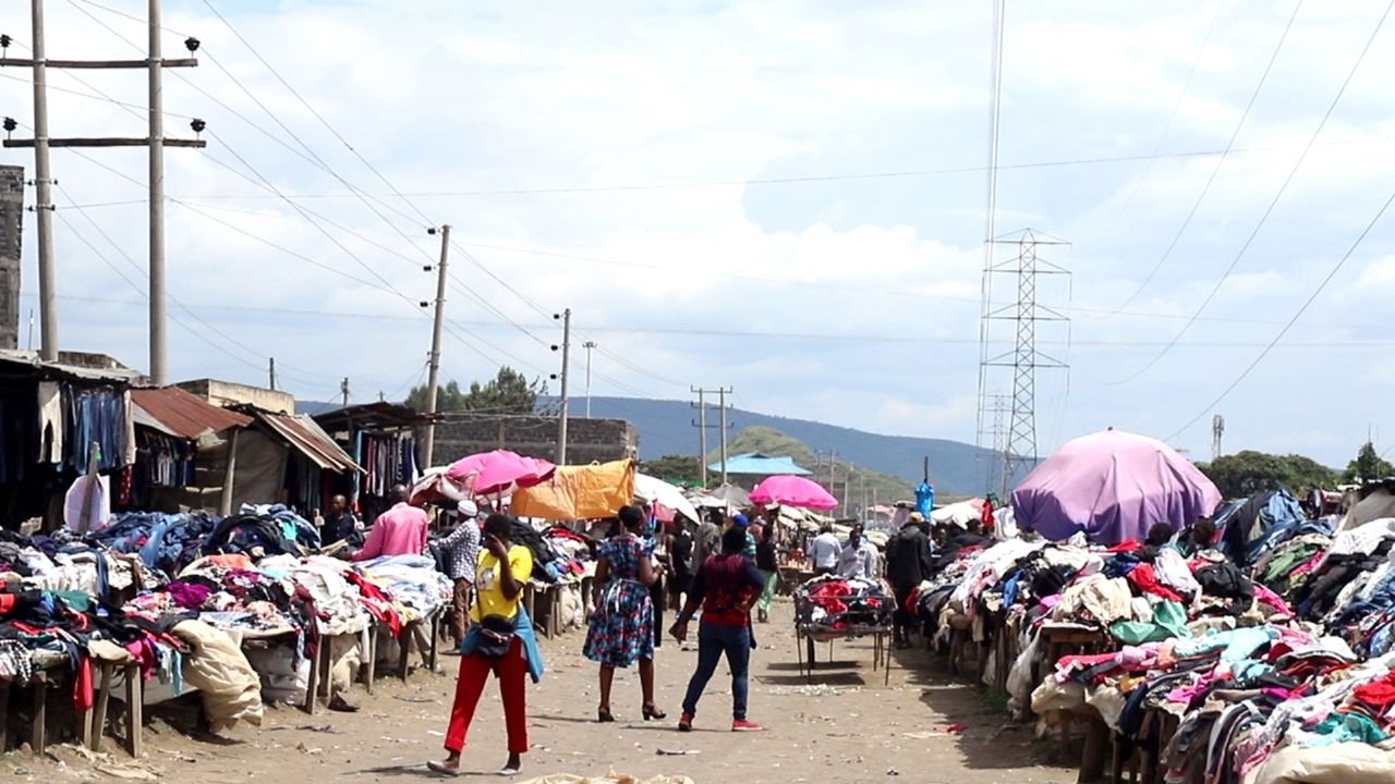 Power lines, fuel pipelines and traders' stubborn resolve