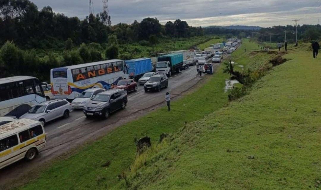 KeNHA announces alternative routes as traffic piles along Nairobi-Nakuru highway