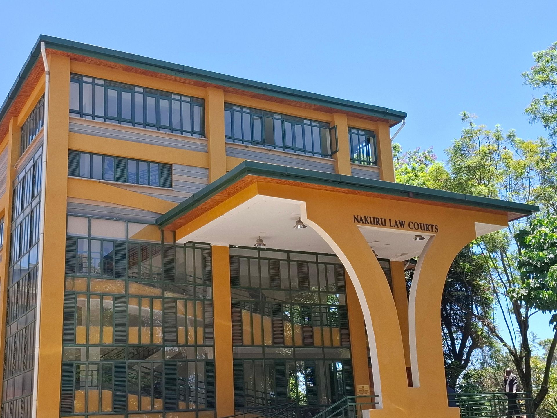 LSK closes two law firms run by quack lawyers in Nakuru