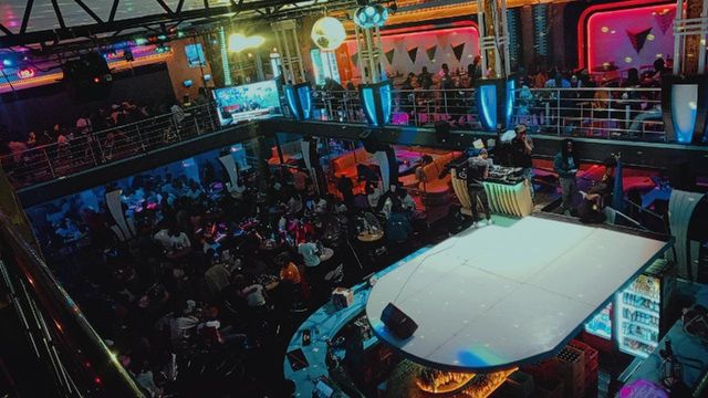 Ladies grab a seat! Let's talk about our safety when partying.