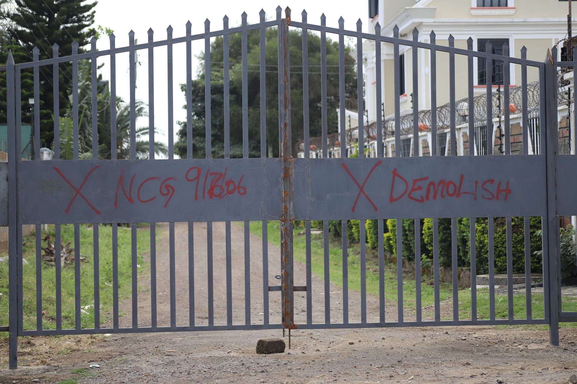 No gated community in Naka: County moves to remove unauthorized gates blocking public access roads 