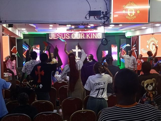 Manchester derby: Fans flock Nakuru church for football watch party