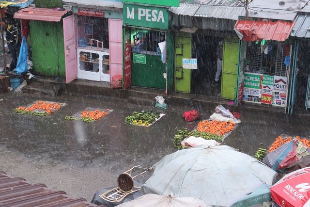 El Niño rains: Nakuru vendors put on alert over food contamination