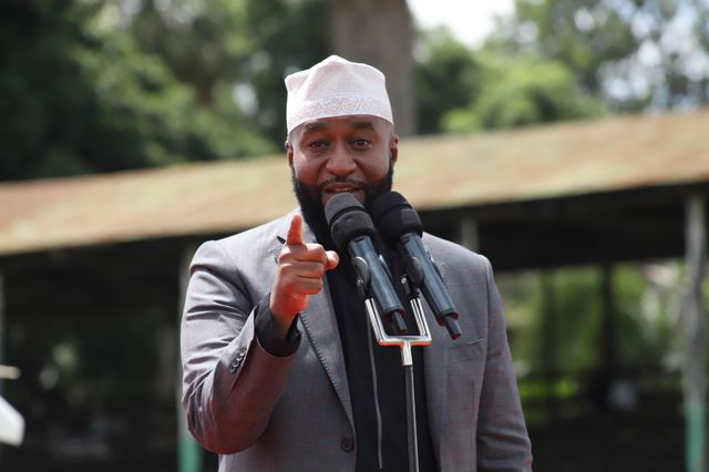 Lake Nakuru flood victims reject CS Joho’s directive, demand compensation