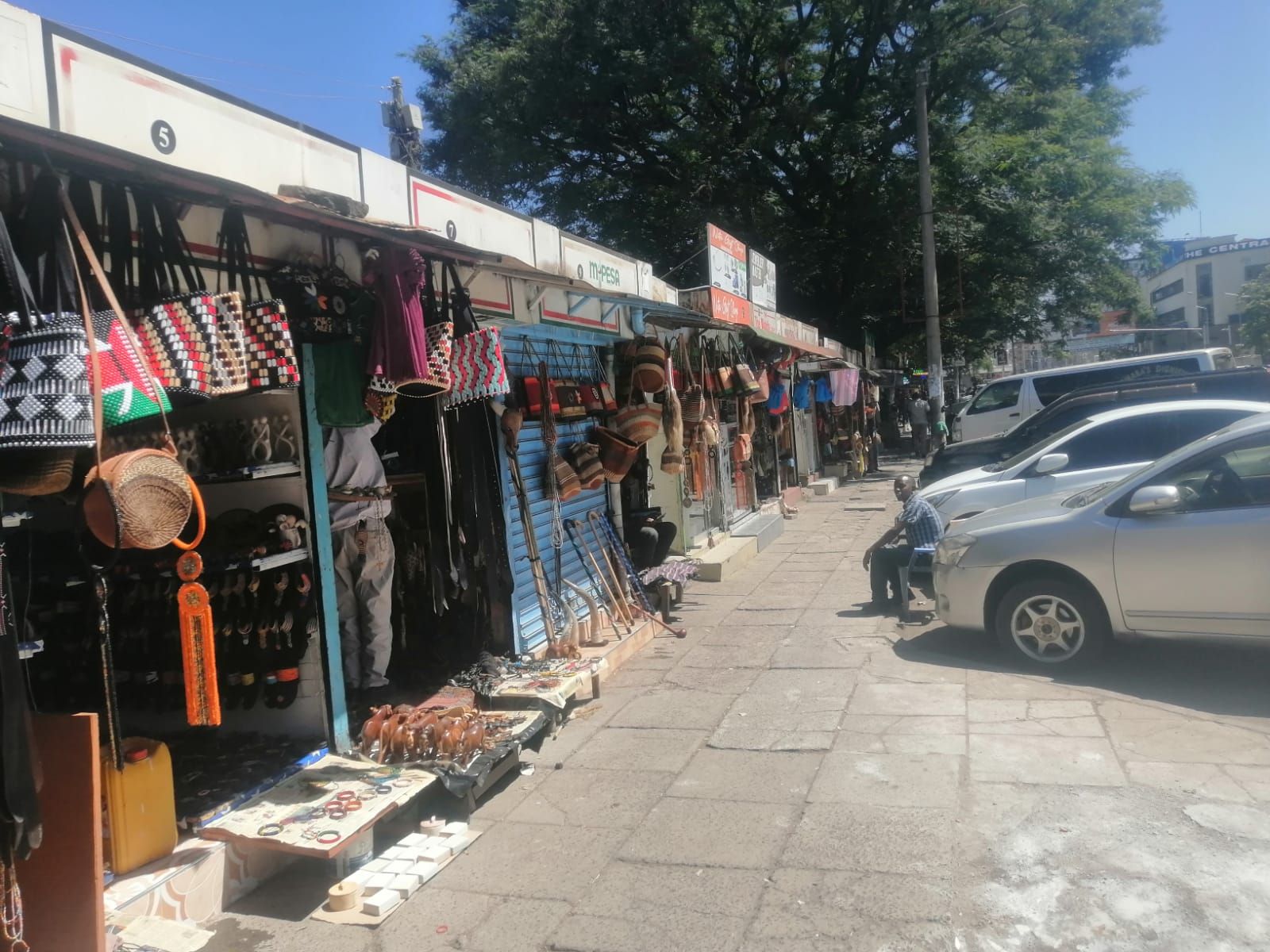 High Cost of Living Pushes Traders Out of Commercial Buildings to Metallic Stalls