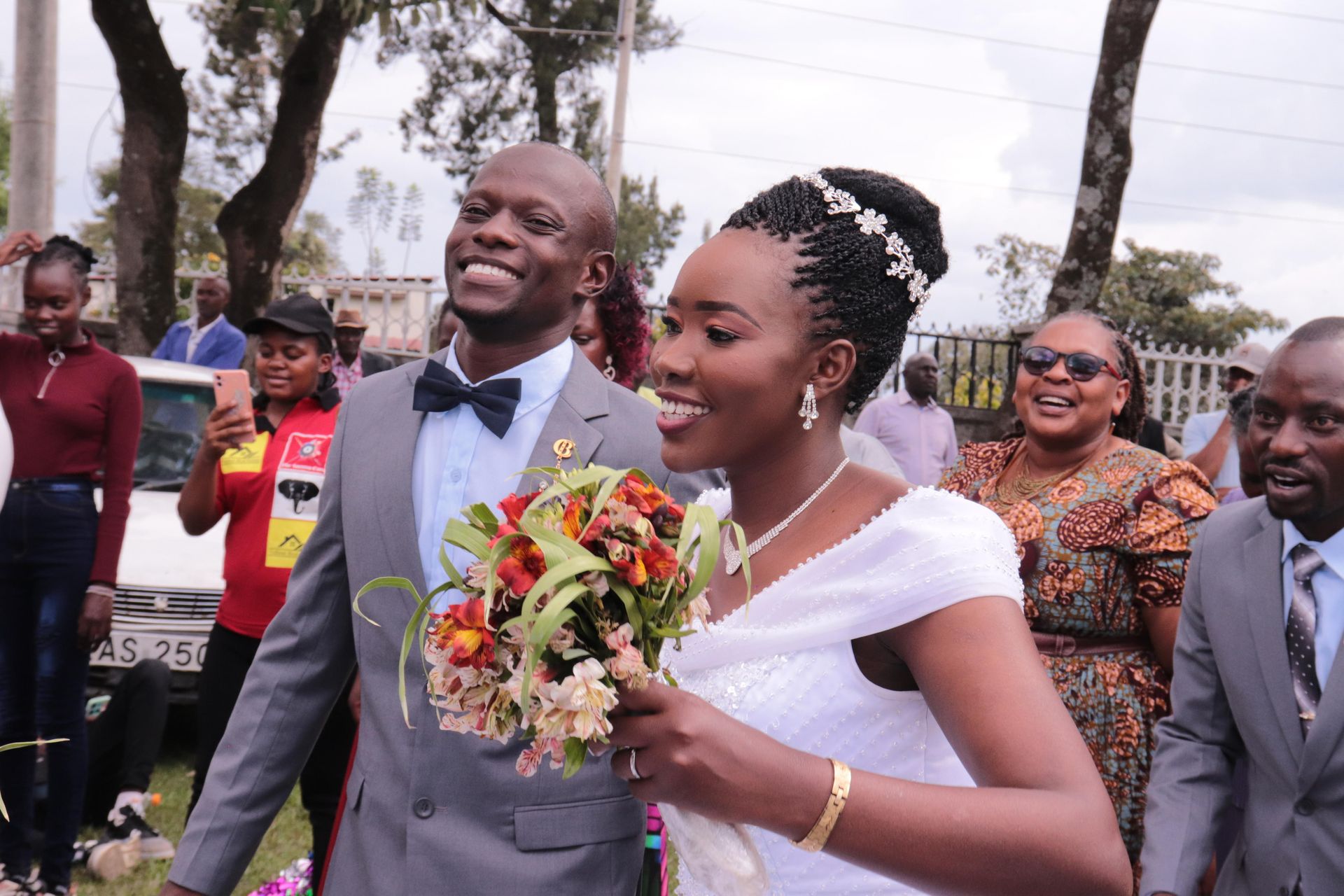 "Till death do us part," Why youth in Shabab are embracing mass weddings