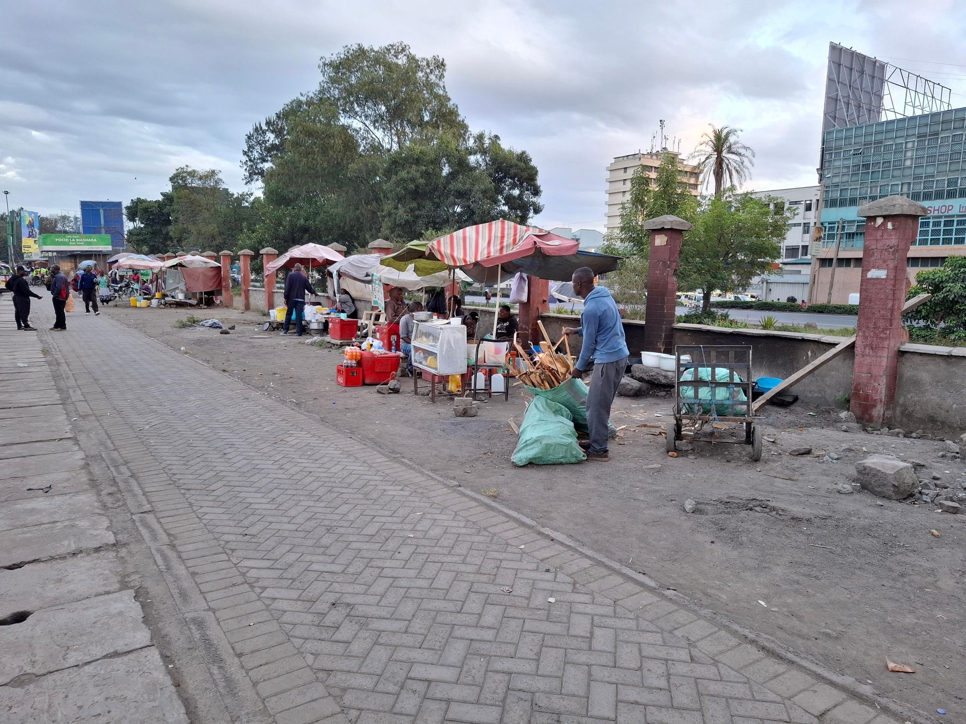 Plot thickens as County says traders opted to build own stalls at City market stage