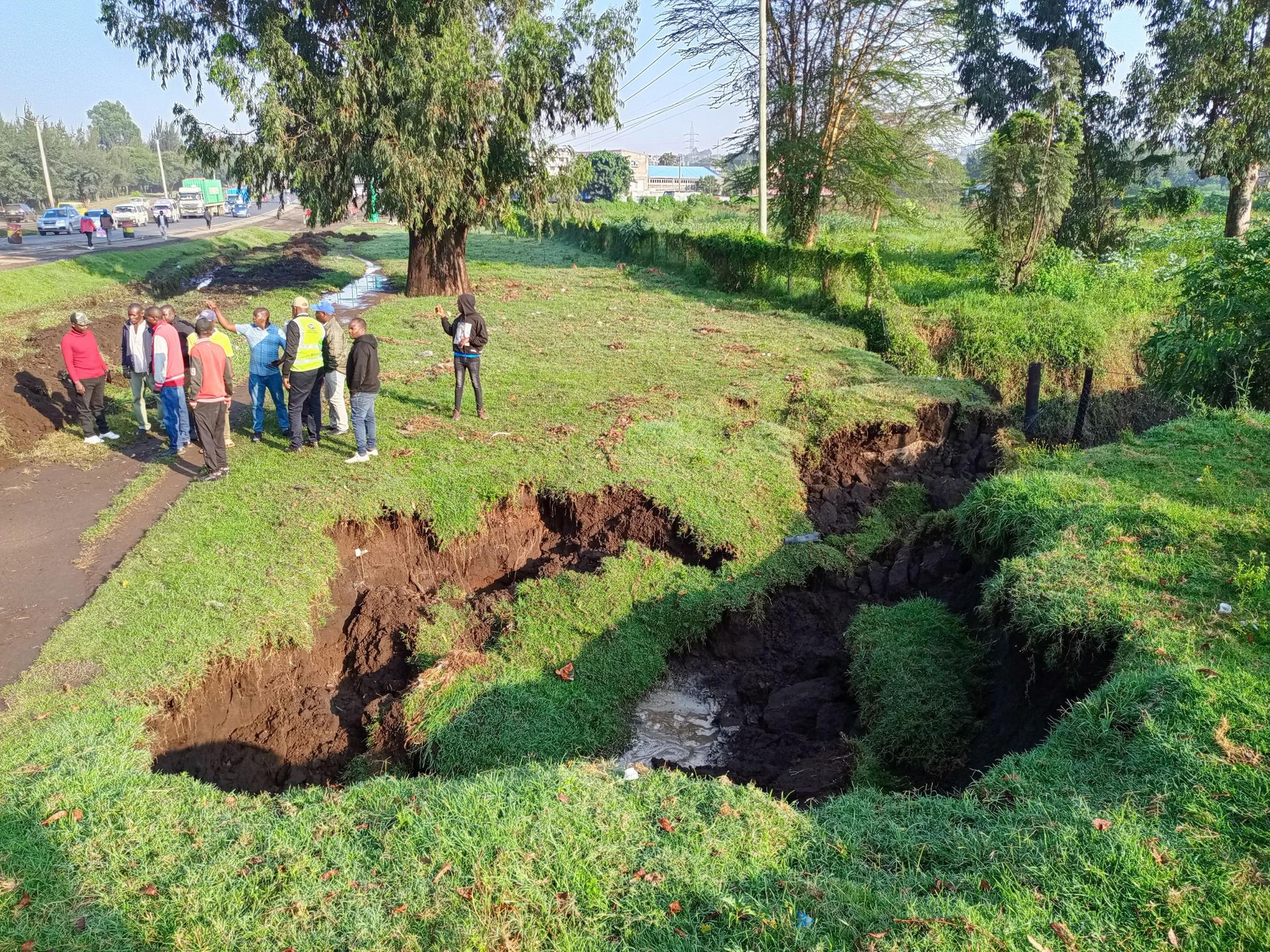 Kenha sends a team of geologist to investigate the appearance of fissures along the Nakuru-Eldoret highway